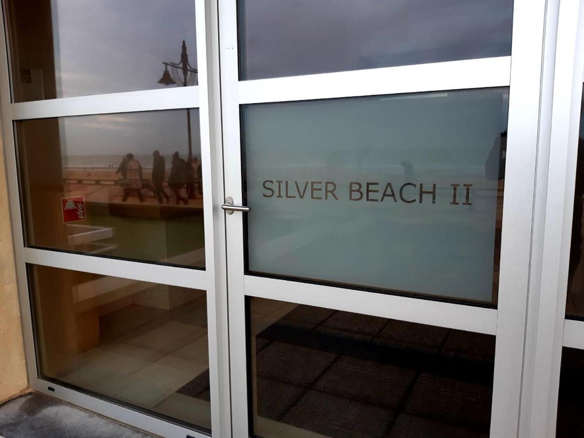 Relax @The Beach De Haan Exterior photo